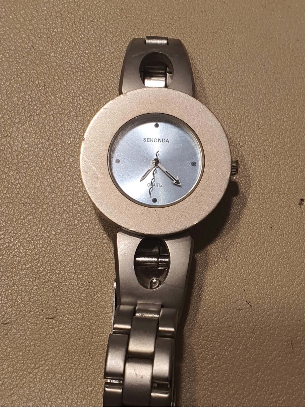 🦋10/$20🦋 Vtg Sekonda Silver/Blue Sunray Stainless Steel Women's Watch